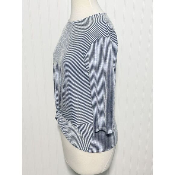 Anthropologie W5 Textured Striped‎ Knotted Front Top Blue White Size Medium - Picture 5 of 9